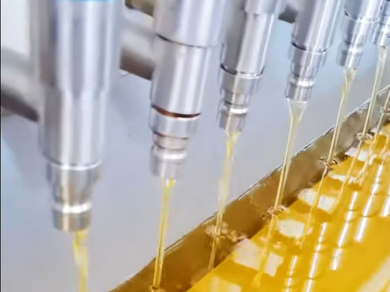 Filtering edible oil