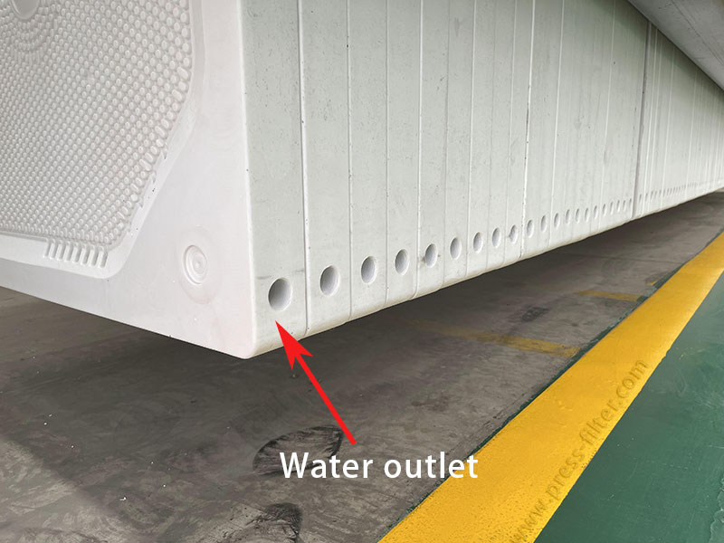 filter plate water outlet