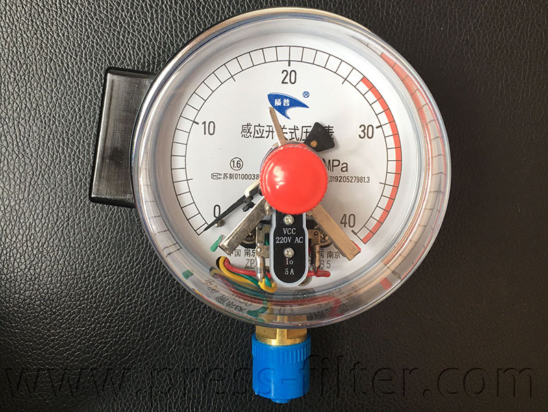 Electric contact pressure gauge